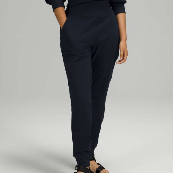 EUC Lululemon LA Warm Down High Rise Jogger, Sz 6, True Navy - Picture 1 of 9
